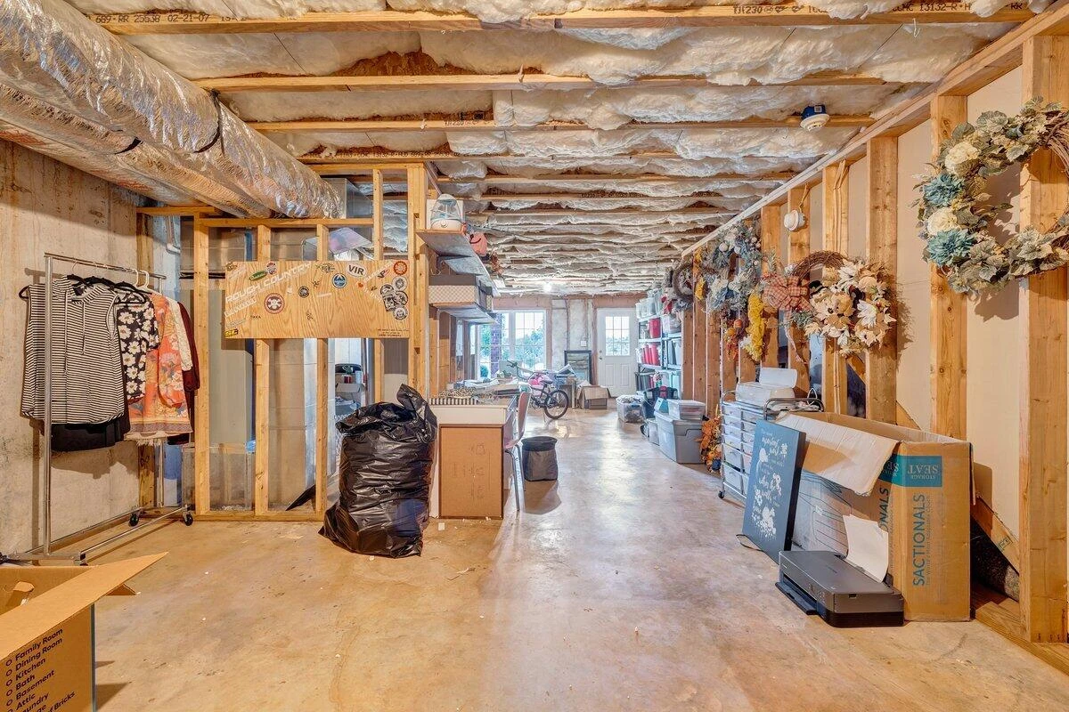 1049 Haymore DR - Photo 41