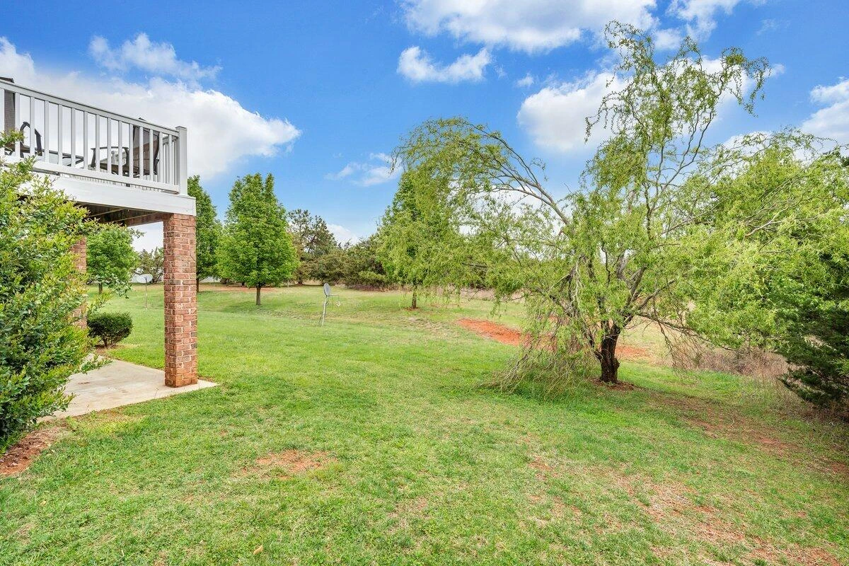 1049 Haymore DR - Photo 45