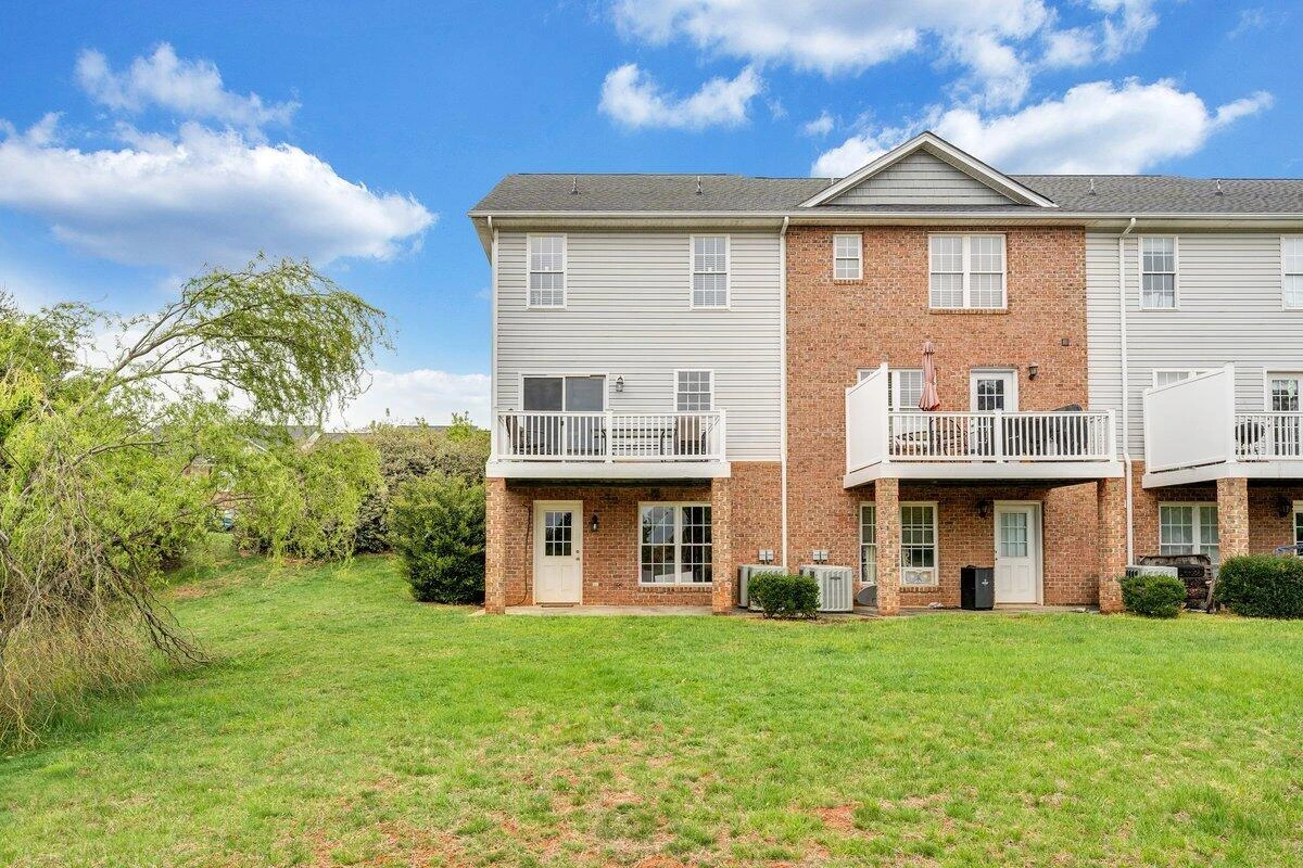 1049 Haymore DR - Photo 47