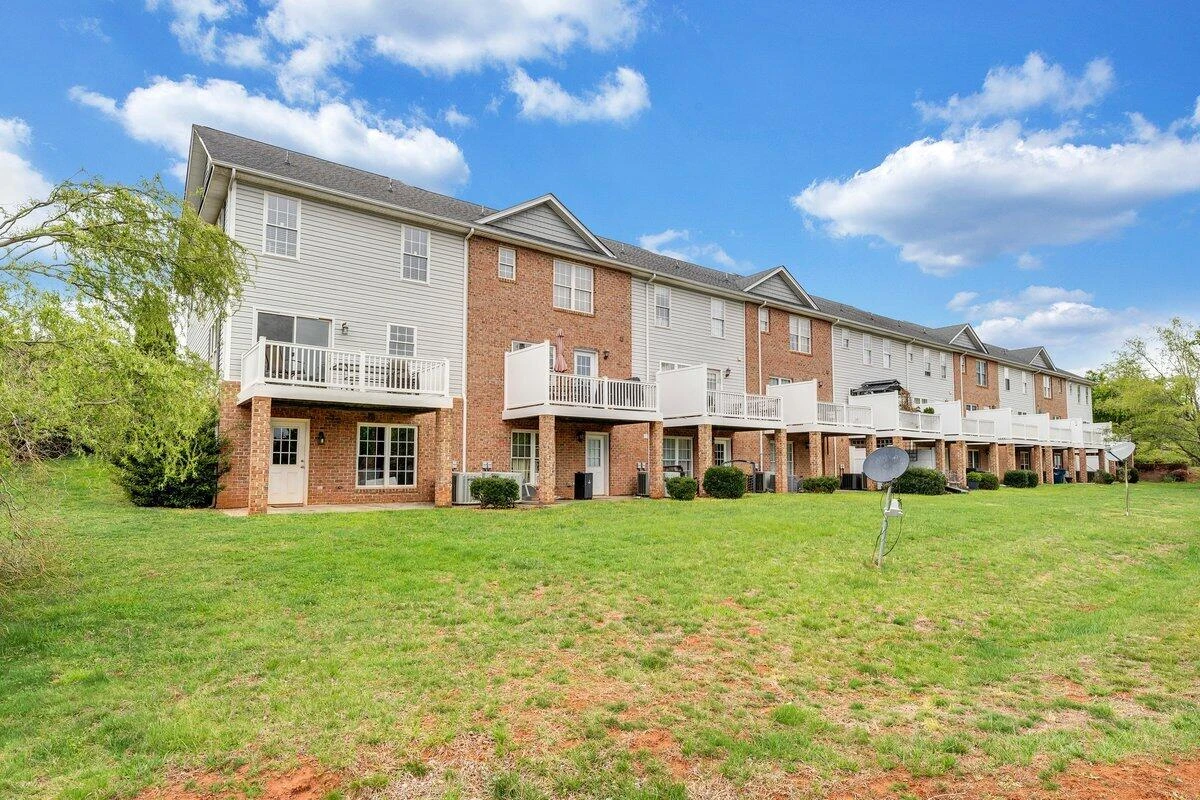 1049 Haymore DR - Photo 48