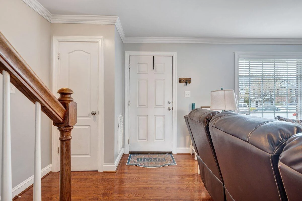 1049 Haymore DR - Photo 6