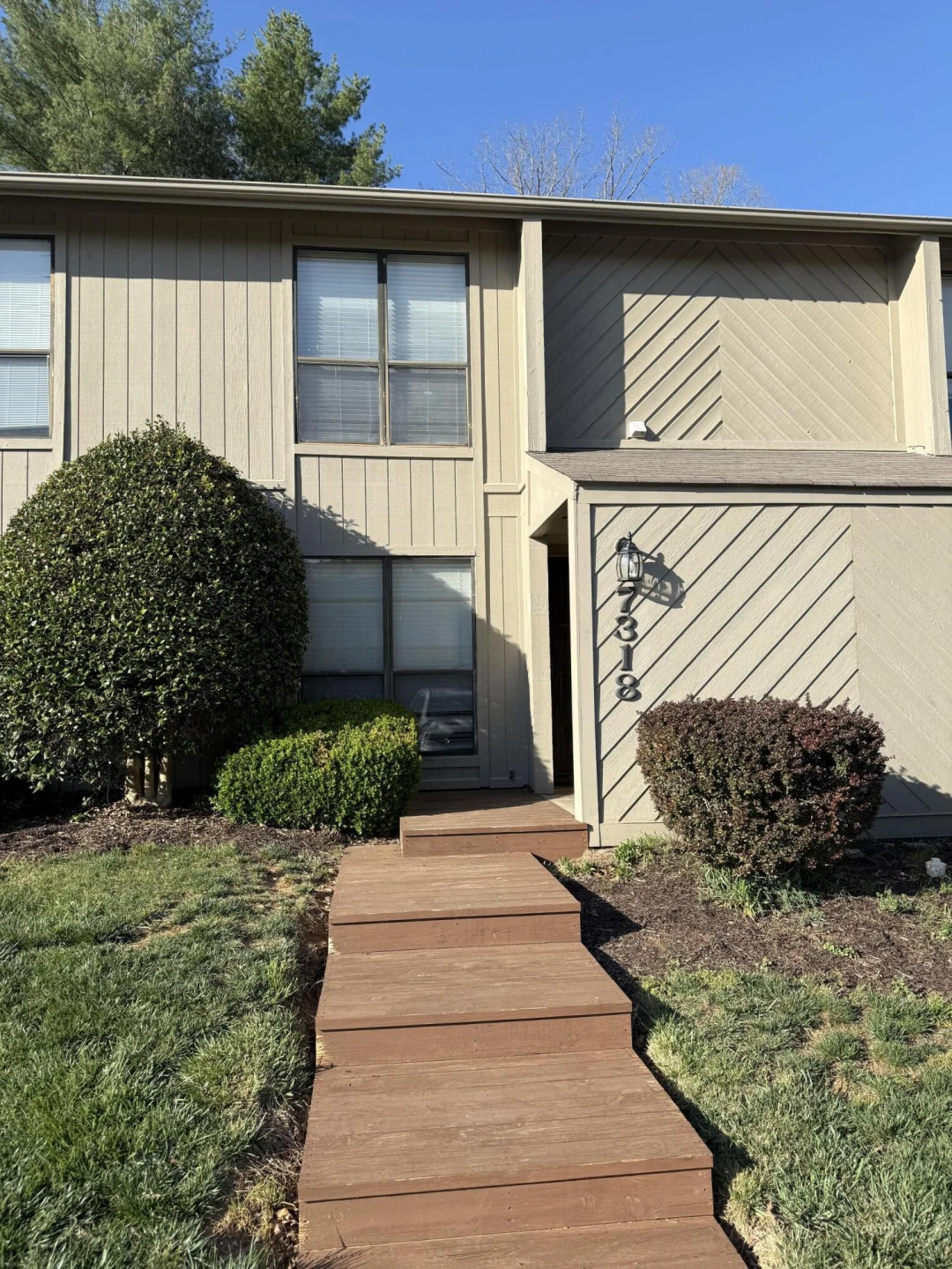 7318 Maple CT - Photo 2