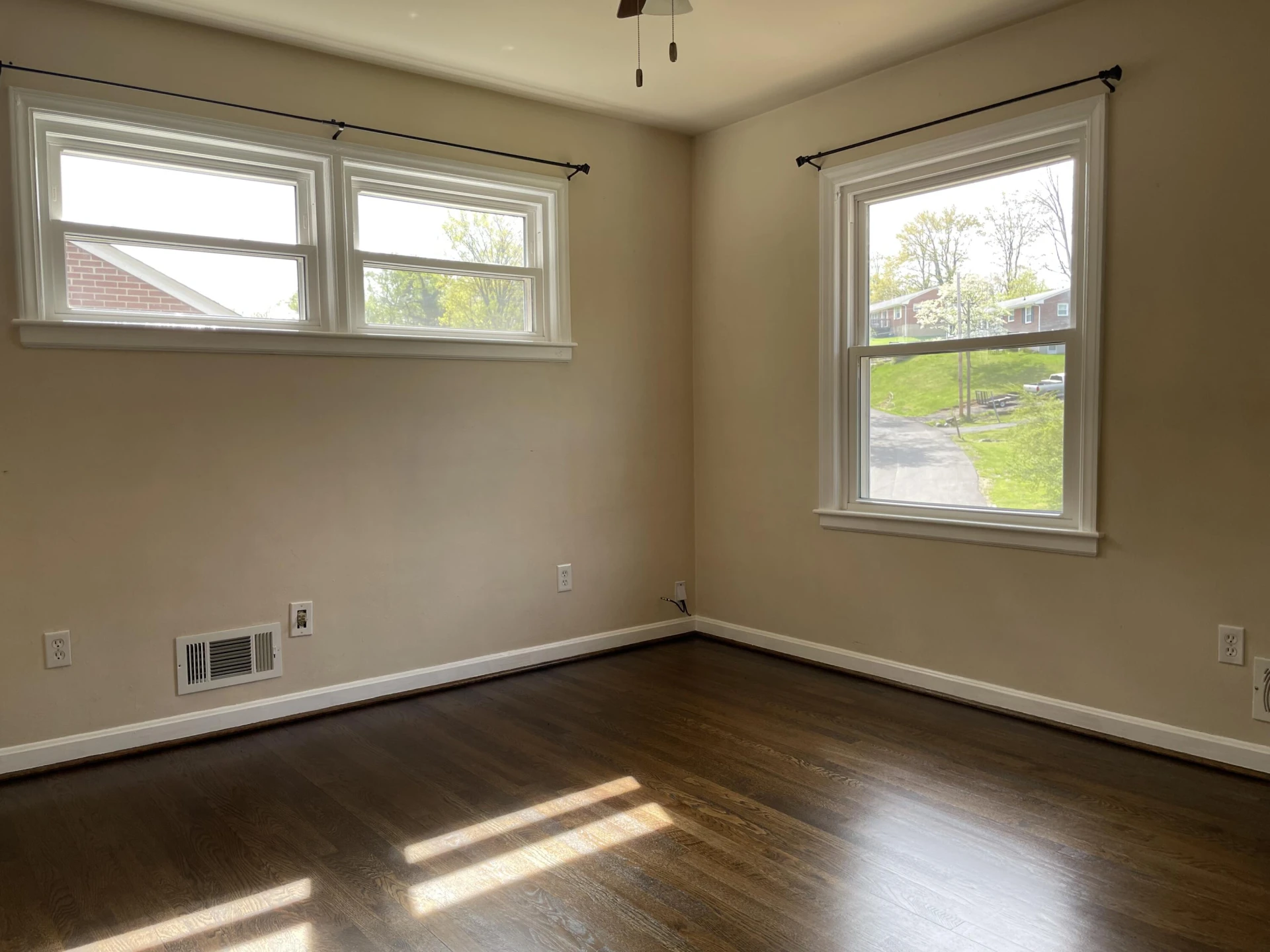 4435 Summit DR - Photo 10