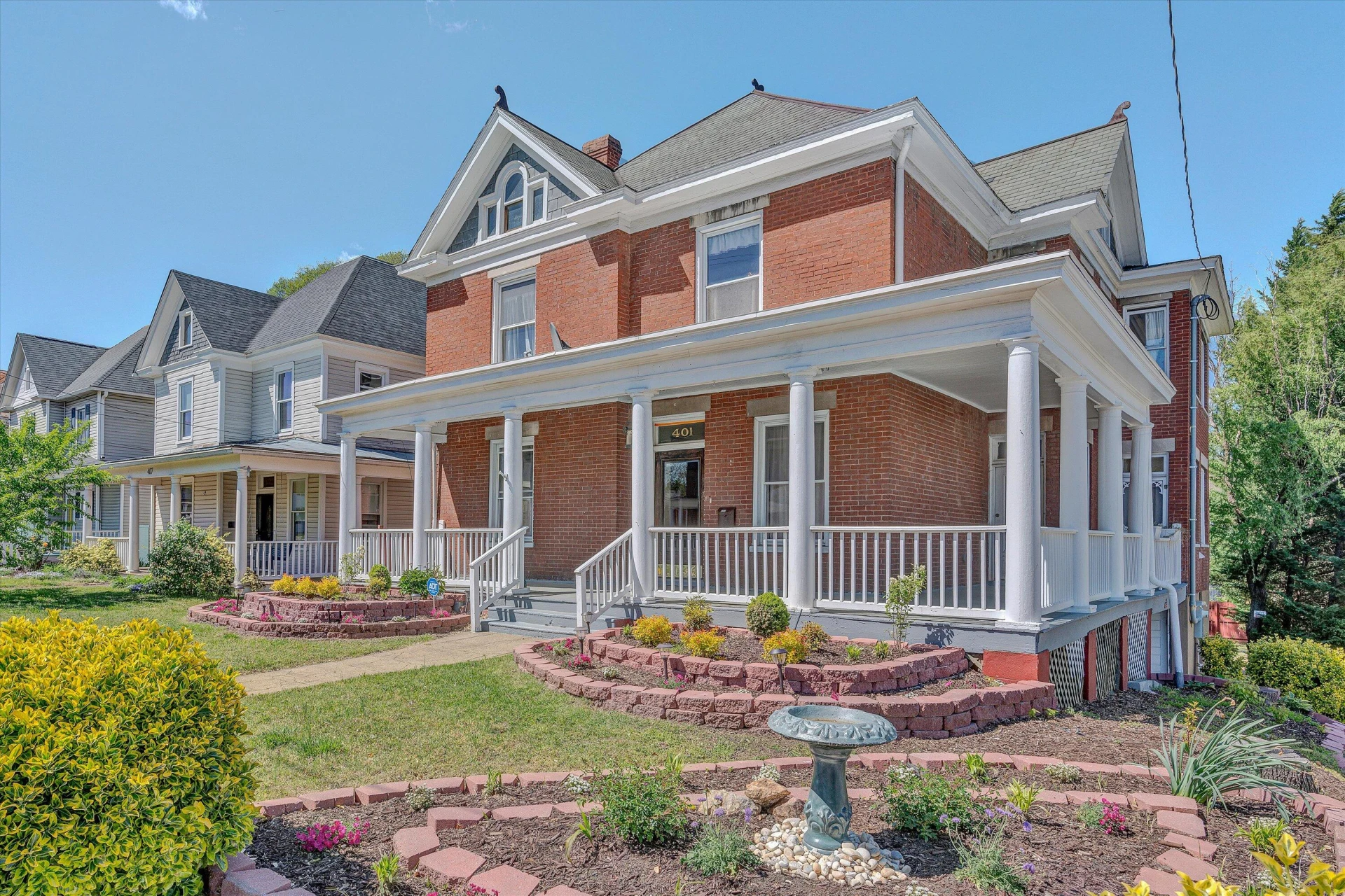 401 Elm AVE - Photo 2