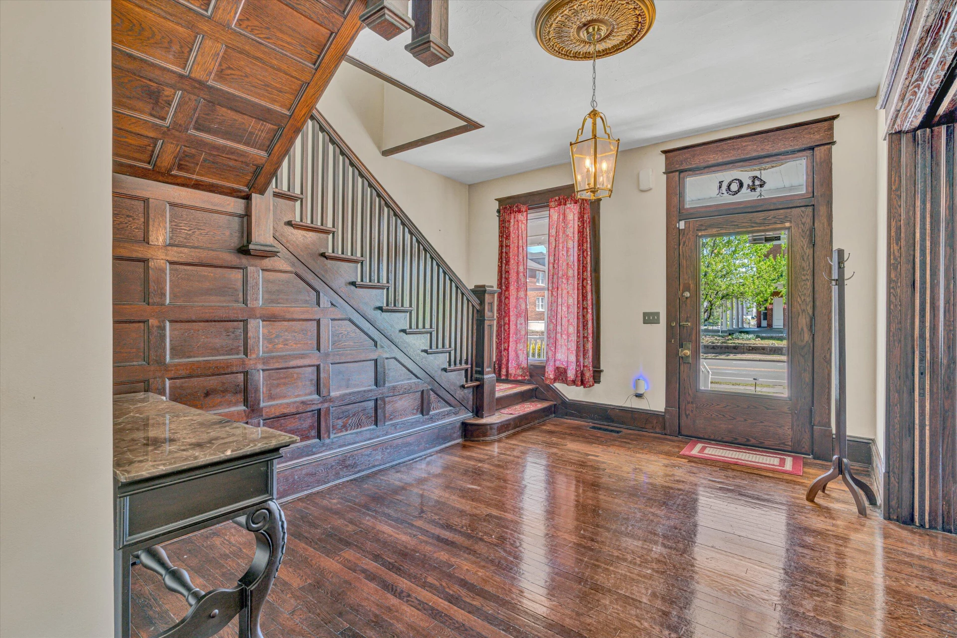 401 Elm AVE - Photo 3