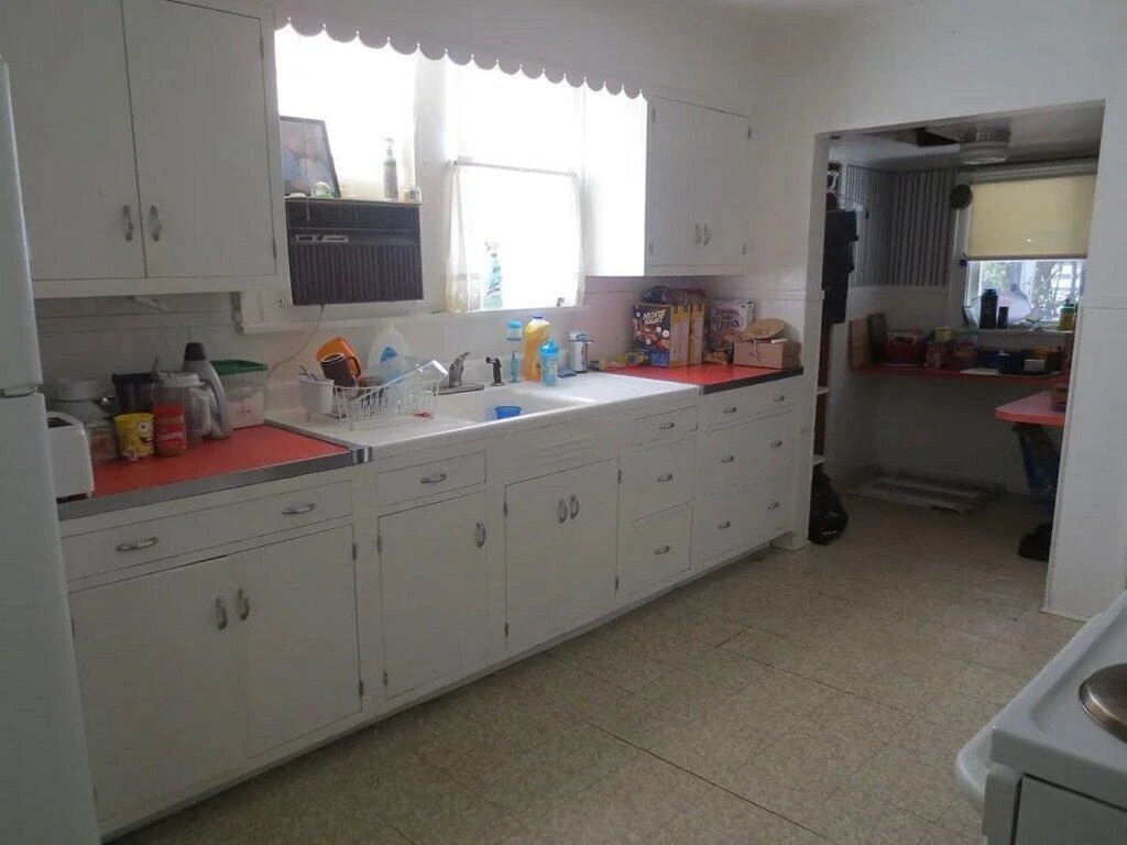 819 Mccormick BLVD - Photo 3