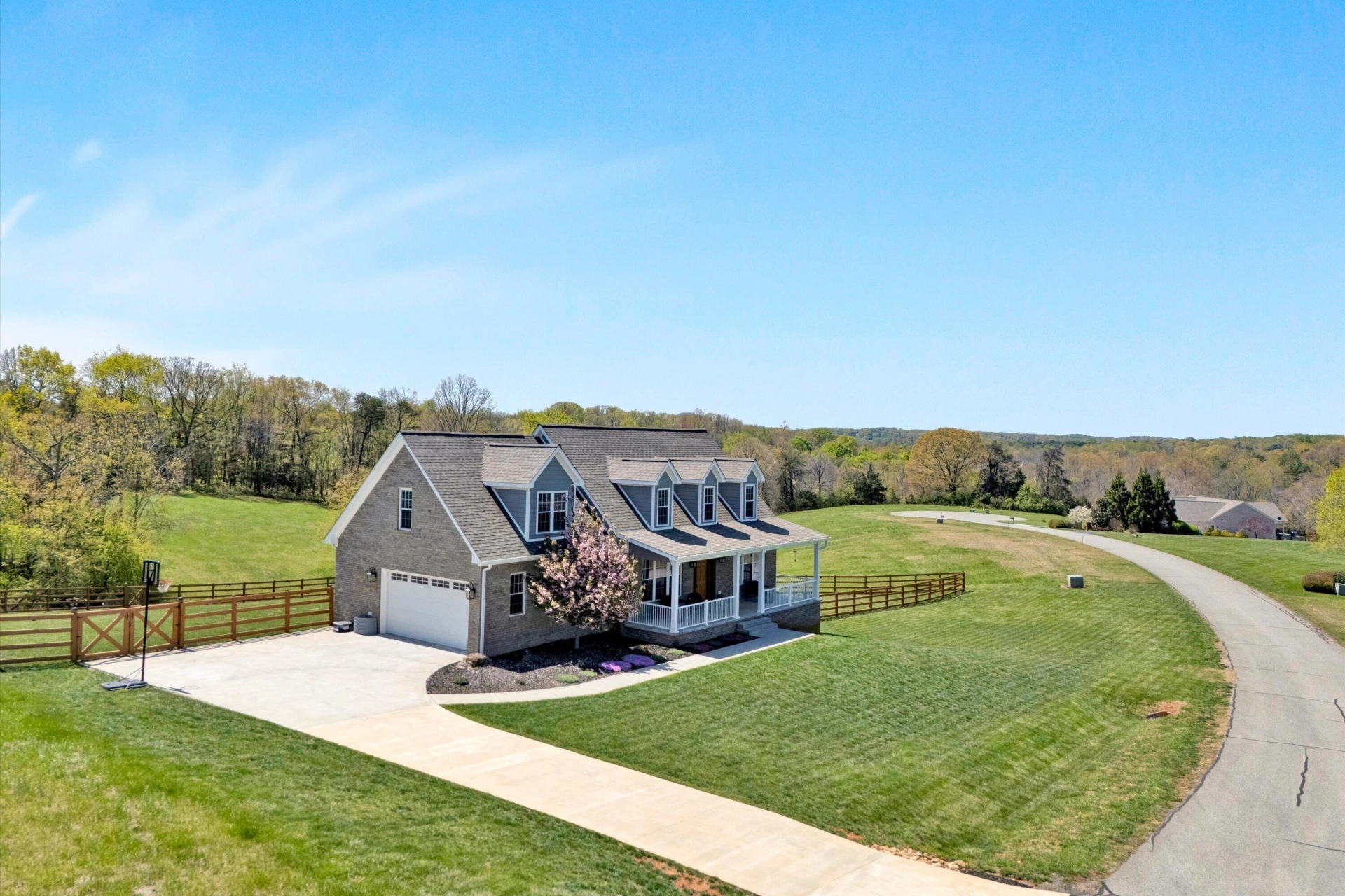 111 Halsey CT - Photo 2