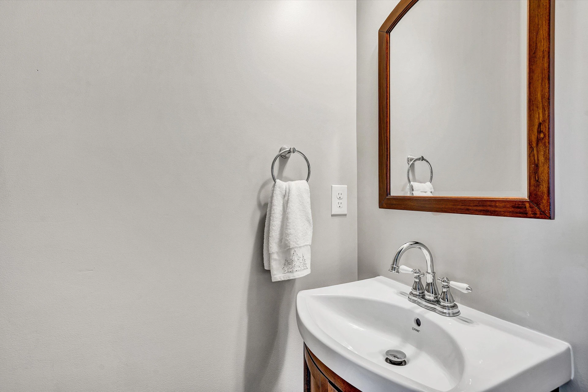 111 Halsey CT - Photo 27