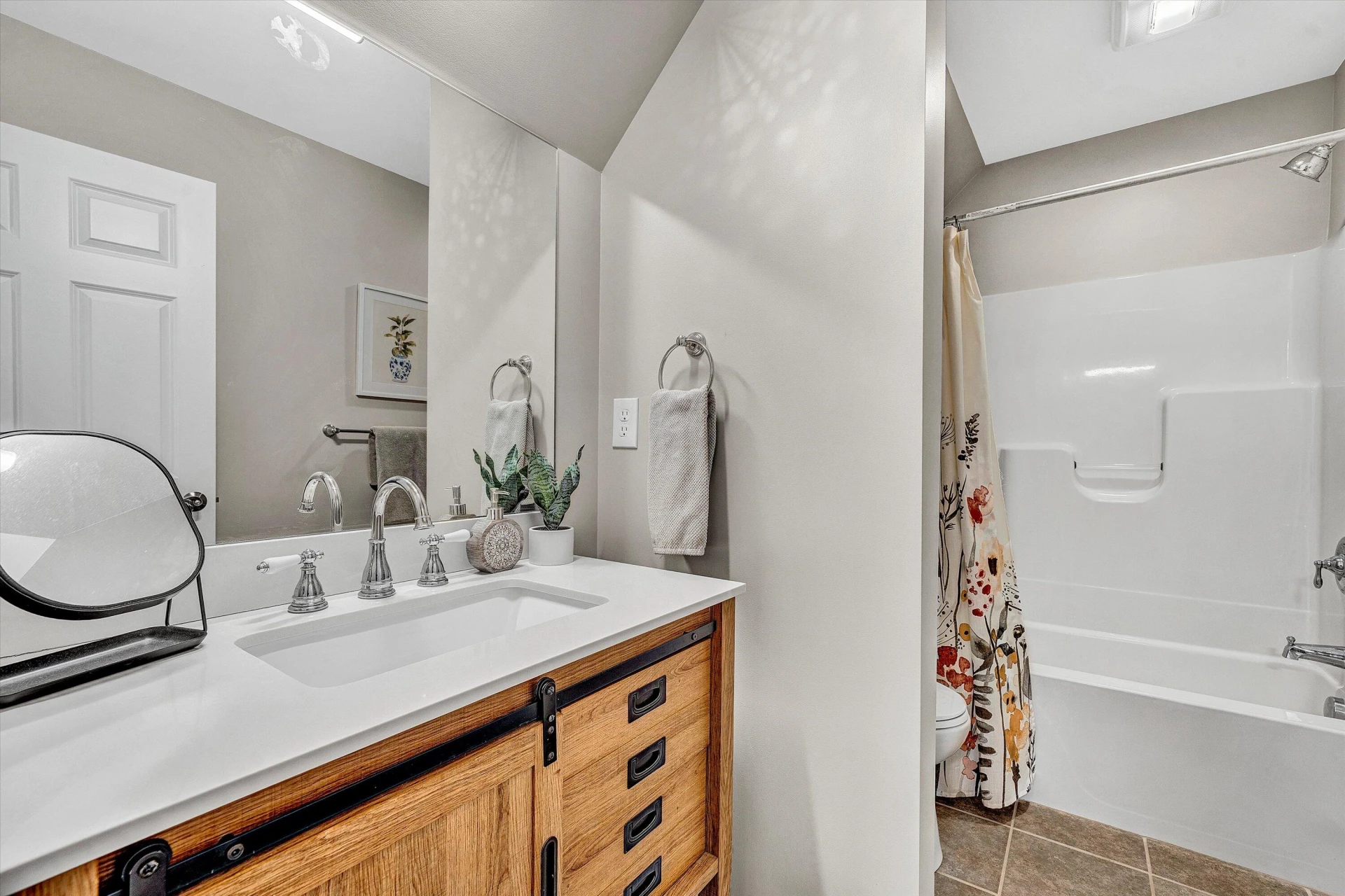 111 Halsey CT - Photo 36