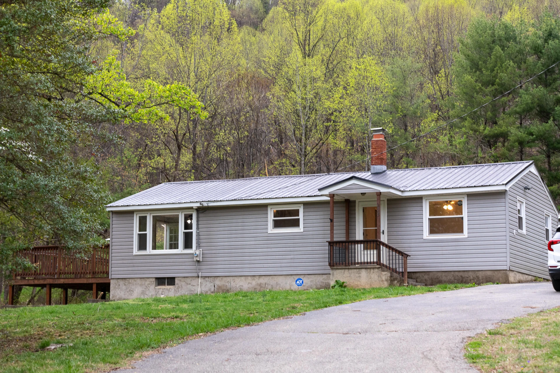 233 MASONS KNOB RD