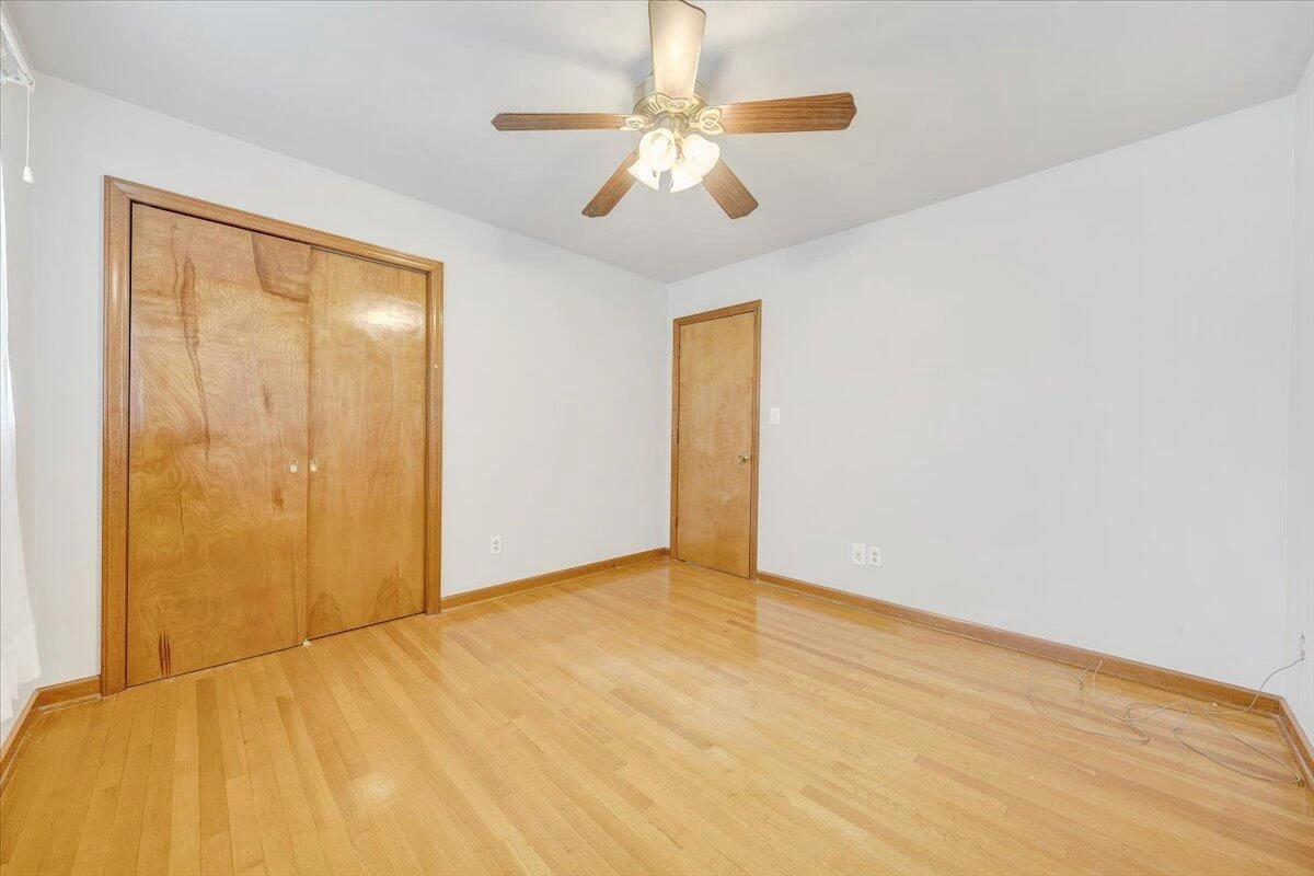 2422 Kingston RD - Photo 10