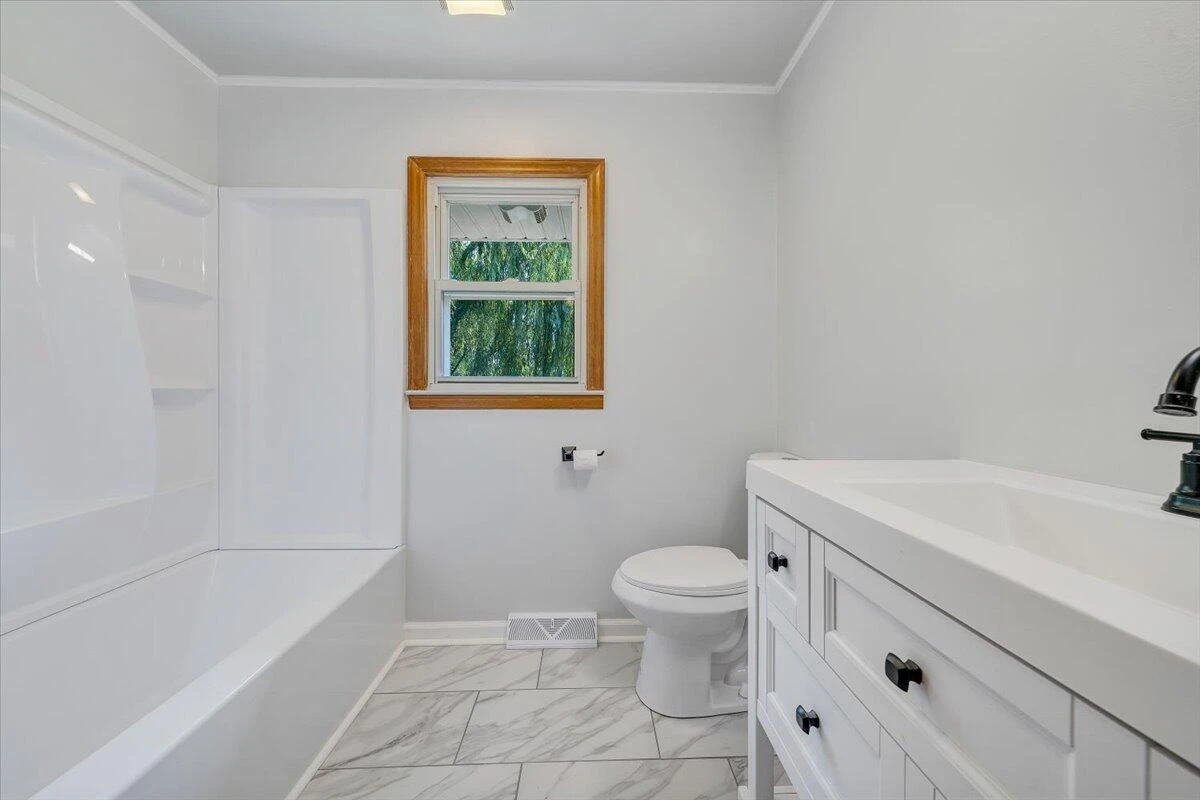 2422 Kingston RD - Photo 11