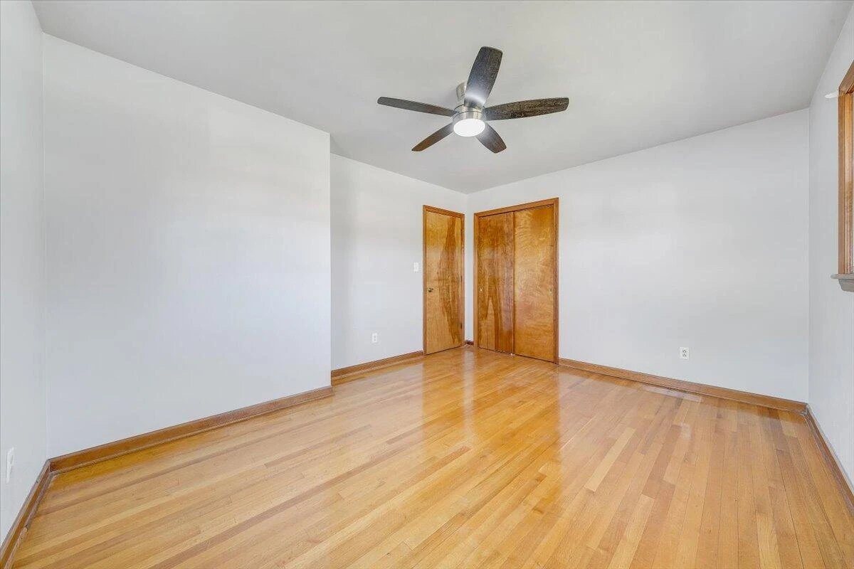 2422 Kingston RD - Photo 12