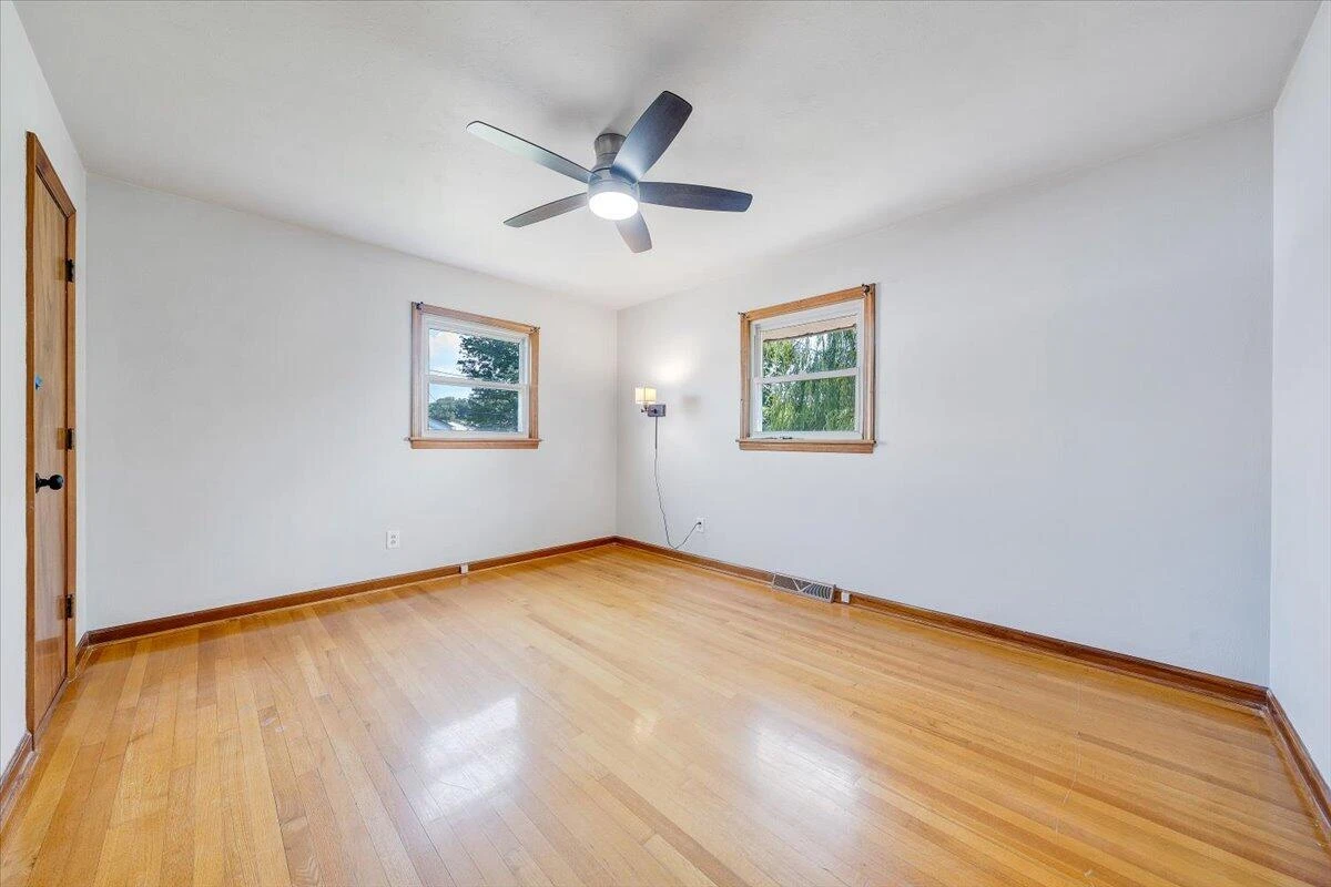 2422 Kingston RD - Photo 16