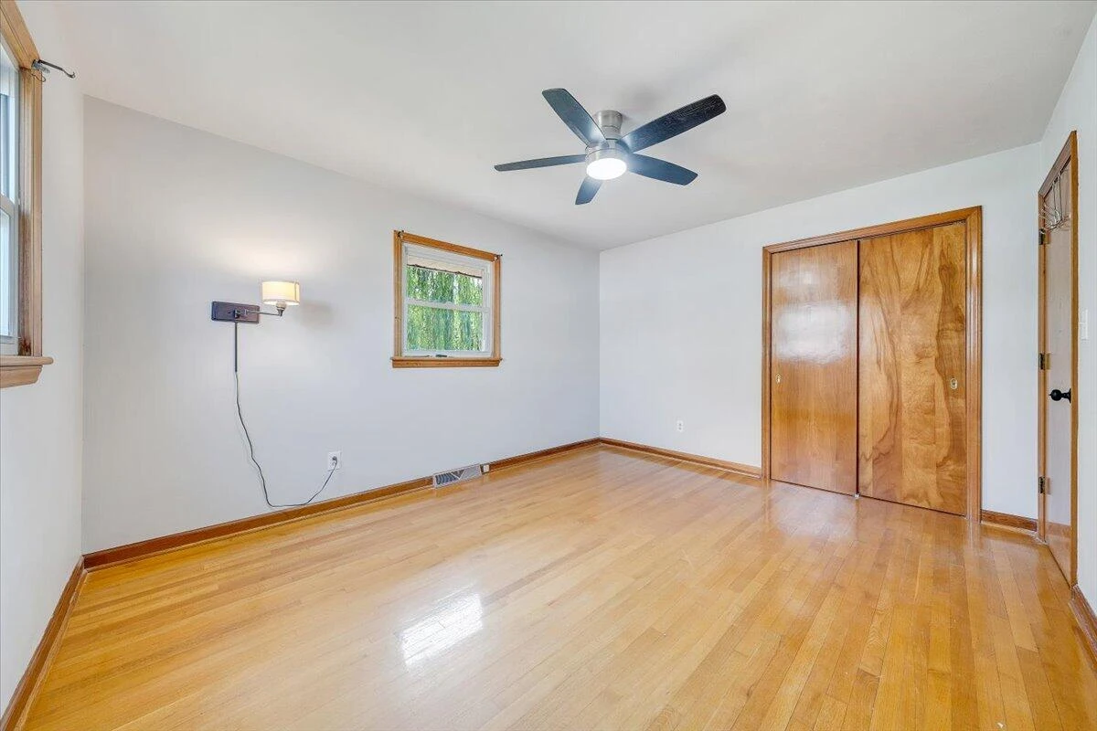 2422 Kingston RD - Photo 18