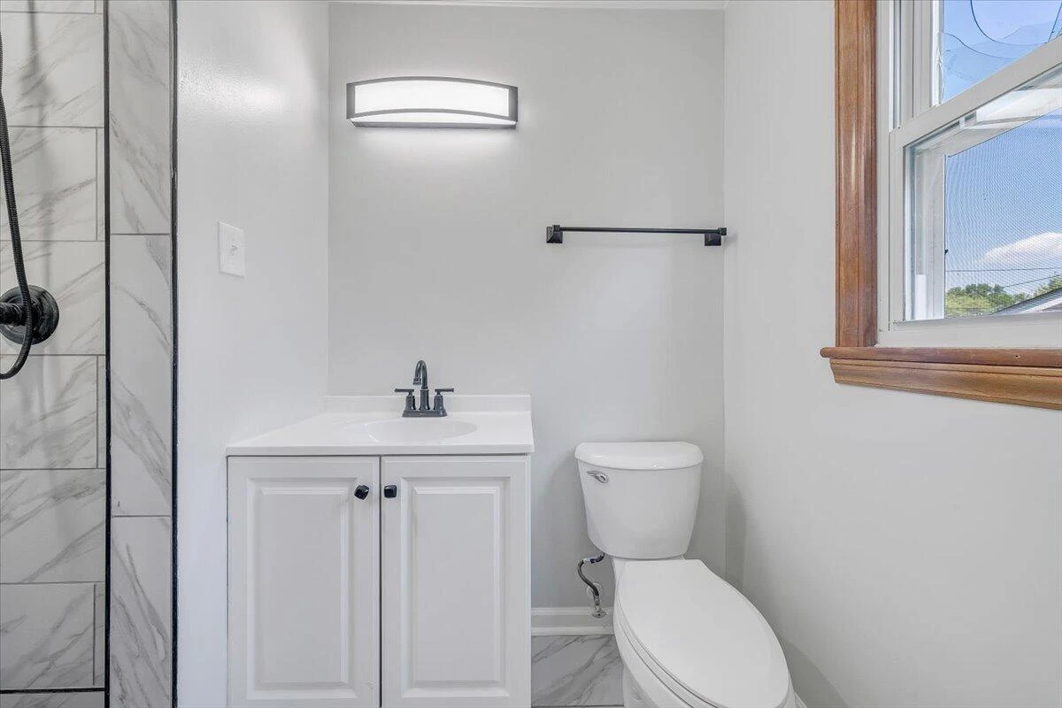 2422 Kingston RD - Photo 19