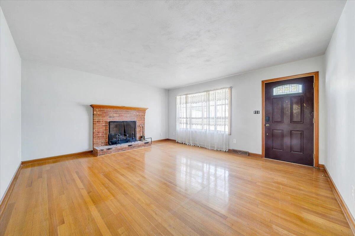 2422 Kingston RD - Photo 3