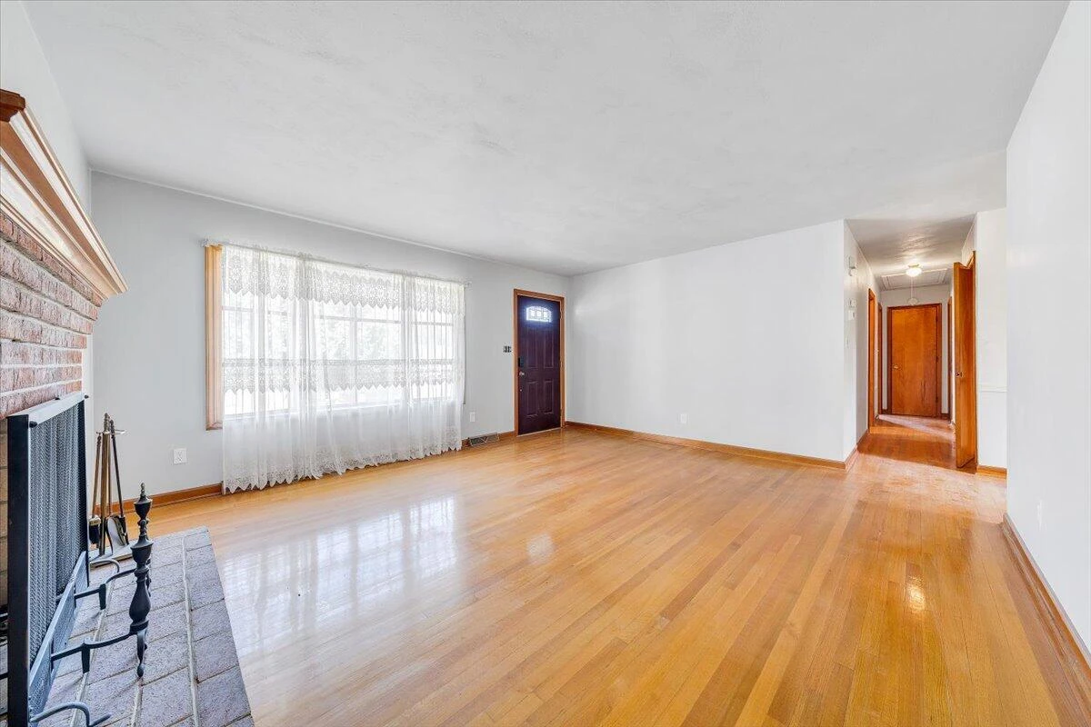 2422 Kingston RD - Photo 4
