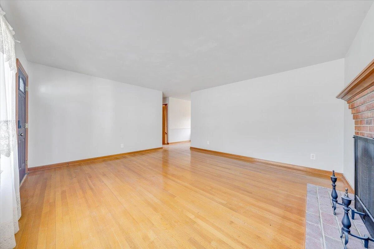 2422 Kingston RD - Photo 5