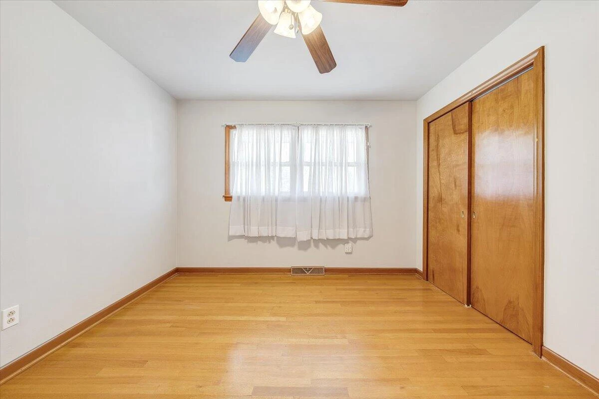 2422 Kingston RD - Photo 8