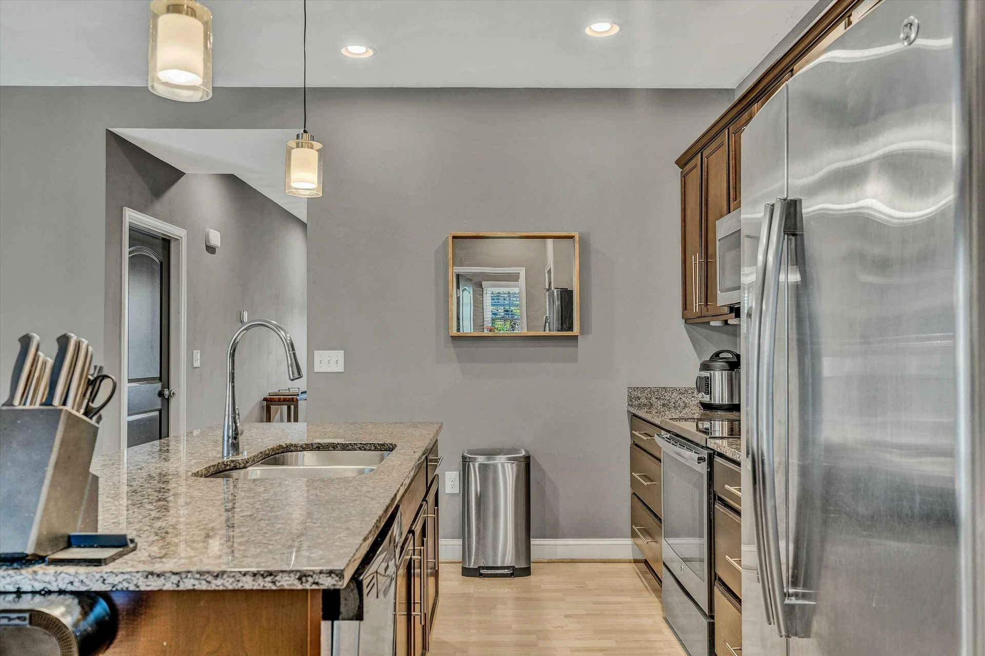 650 Janette AVE - Photo 10