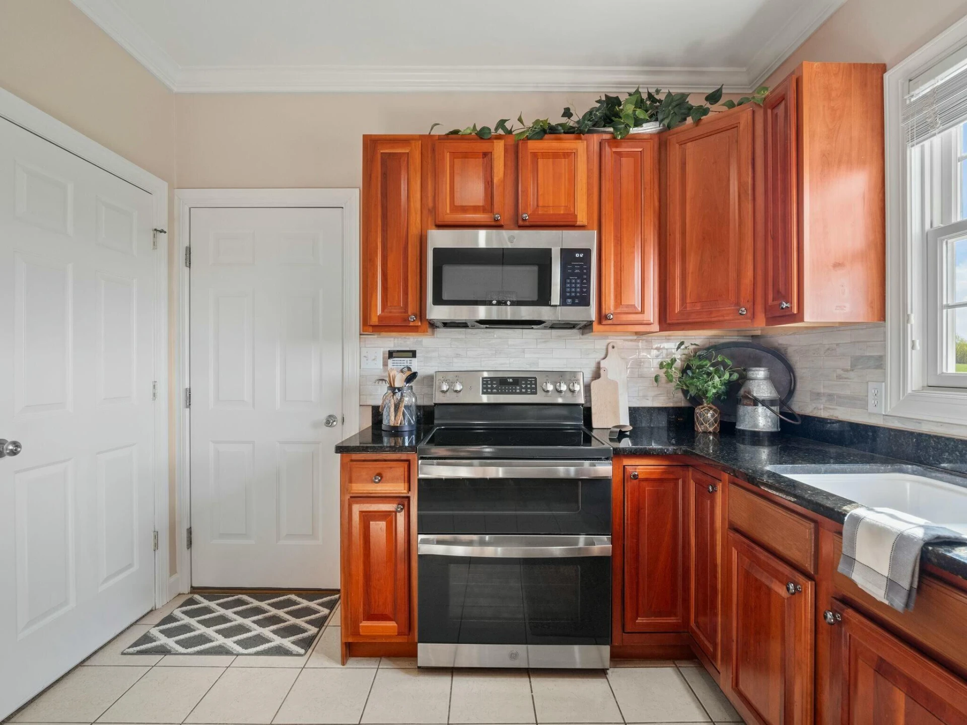 425 Greenhouse RD - Photo 16