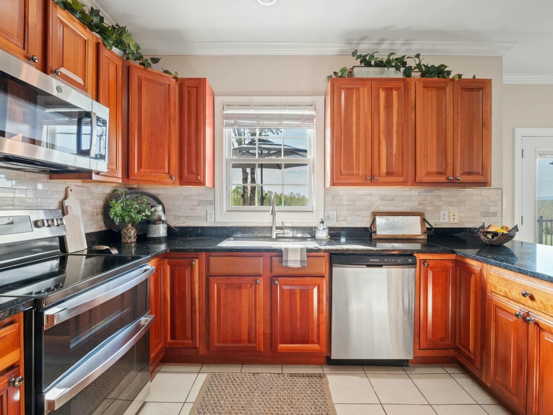 425 Greenhouse RD - Photo 17