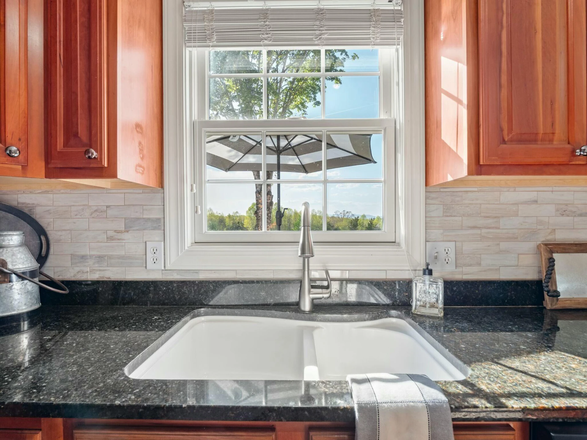 425 Greenhouse RD - Photo 18