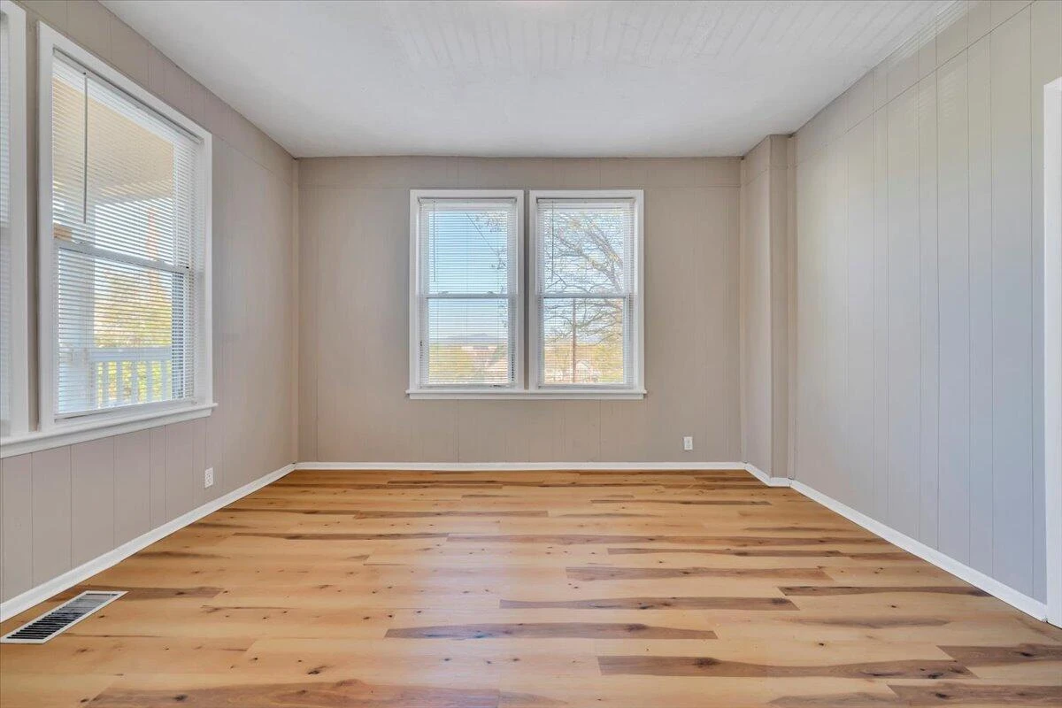 922 11Th ST - Photo 10