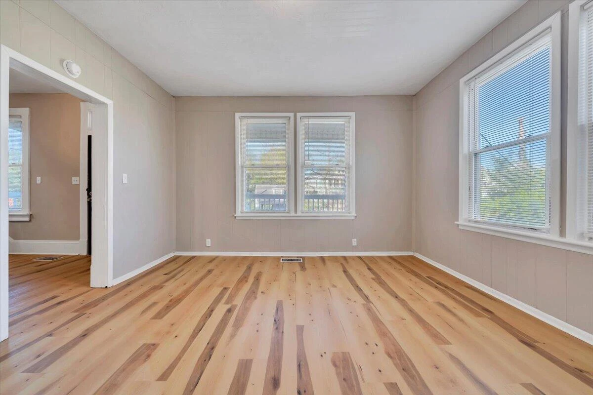 922 11Th ST - Photo 11