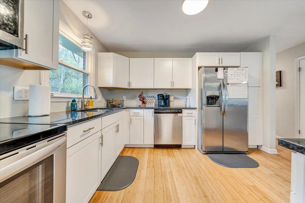 387 Ivie CIR - Photo 11