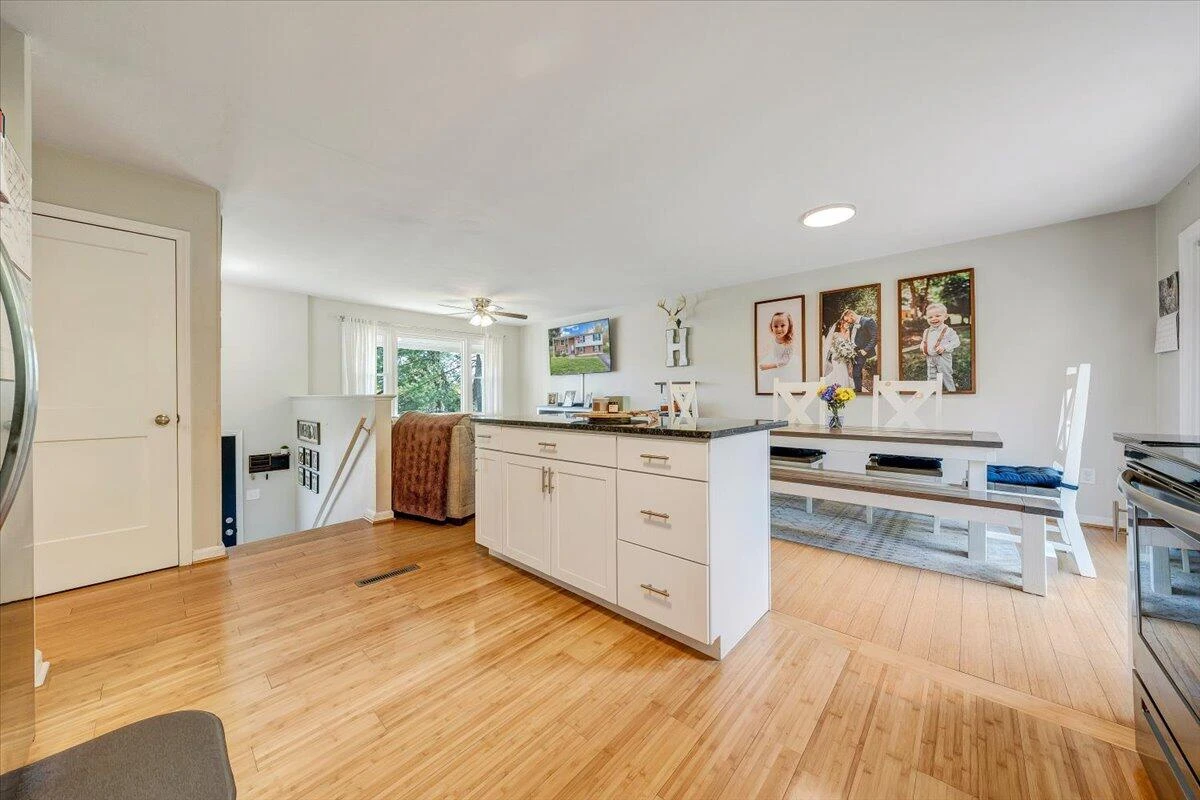 387 Ivie CIR - Photo 13