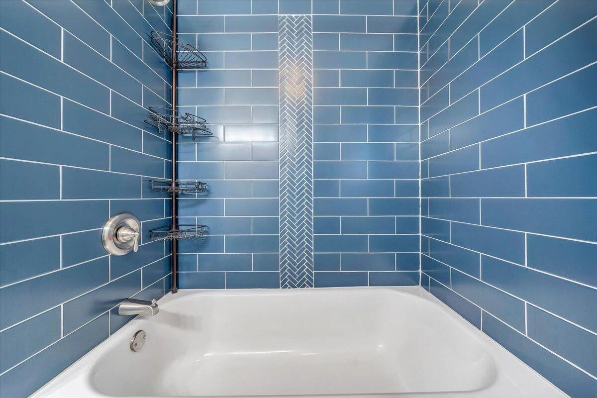 387 Ivie CIR - Photo 19