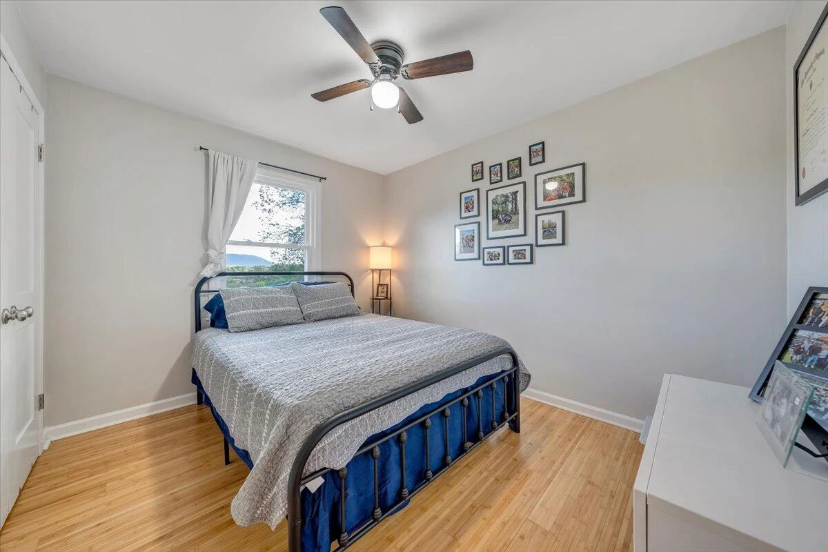 387 Ivie CIR - Photo 20