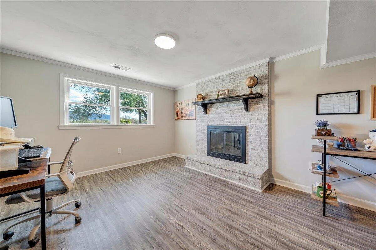 387 Ivie CIR - Photo 24