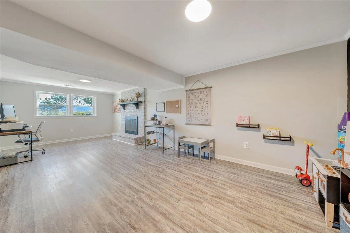 387 Ivie CIR - Photo 29