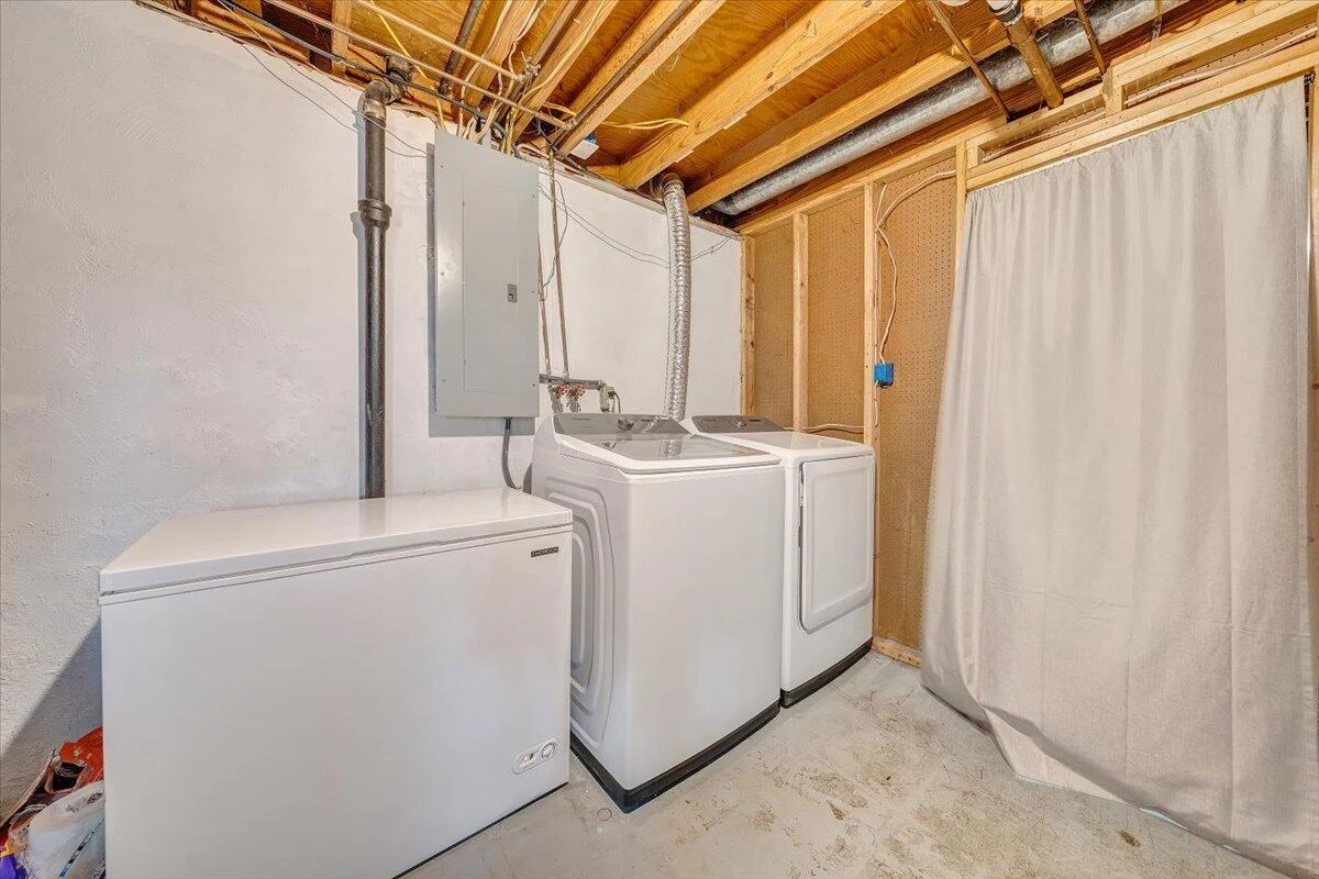 387 Ivie CIR - Photo 34