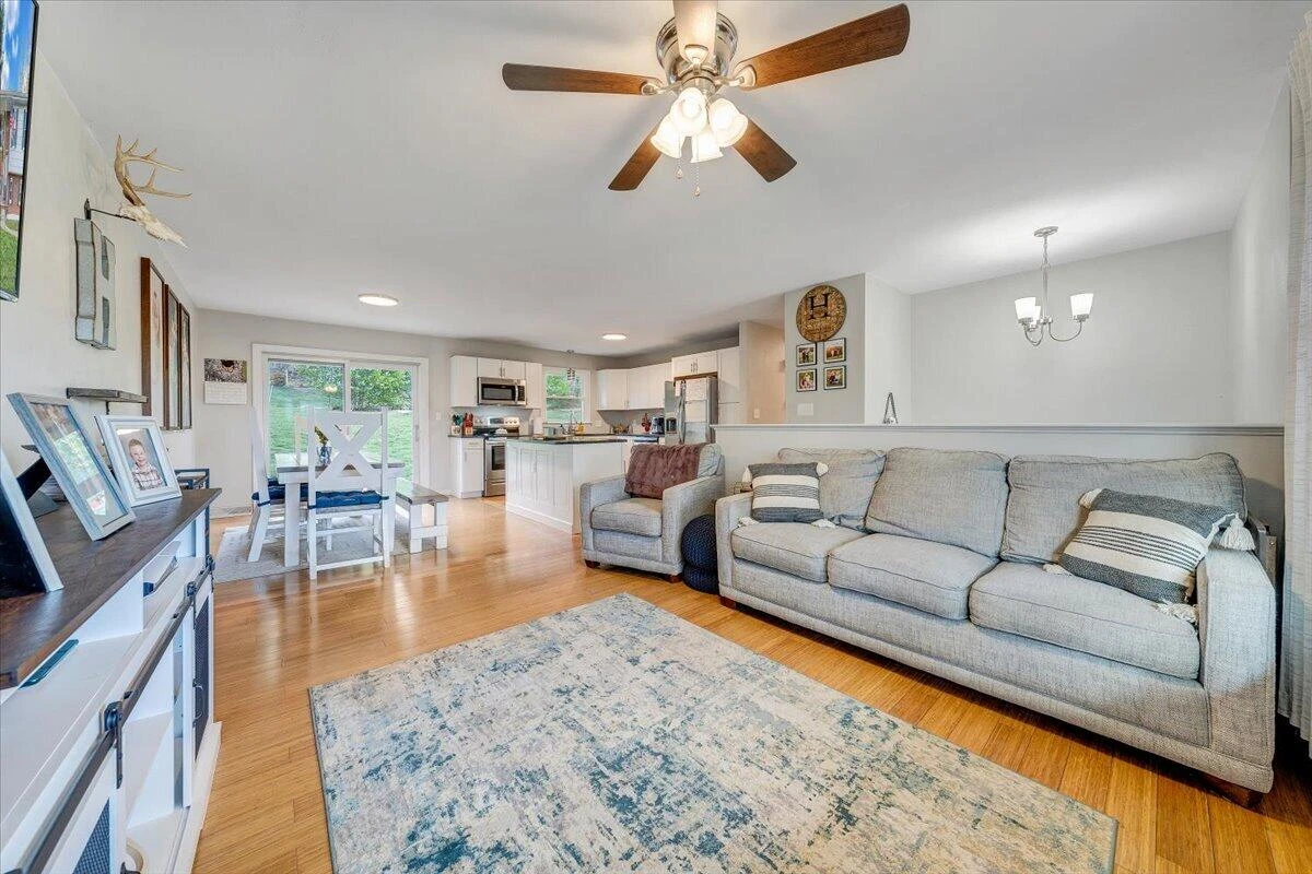 387 Ivie CIR - Photo 7