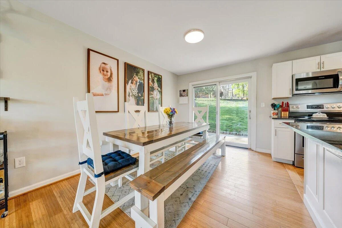 387 Ivie CIR - Photo 9