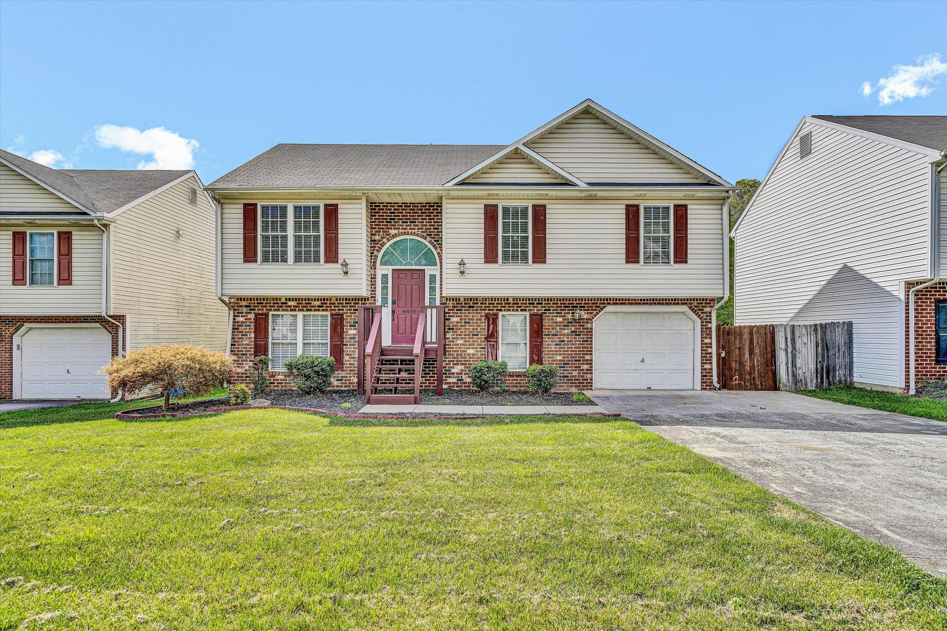4838 HORSEMAN DR