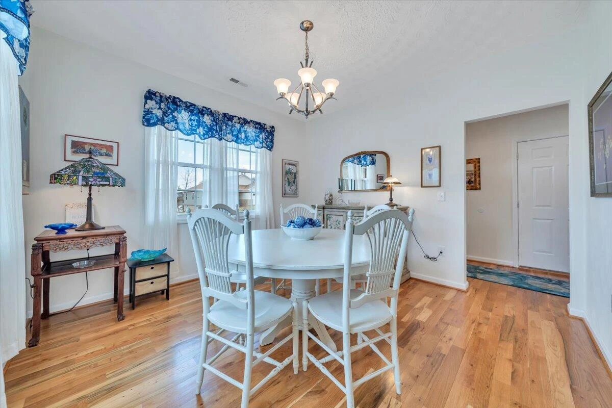 28 Primrose CT - Photo 4