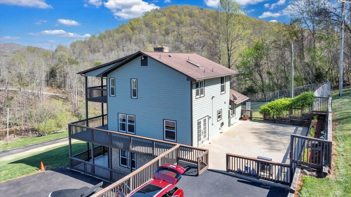 5396 Goodview RD - Photo 4