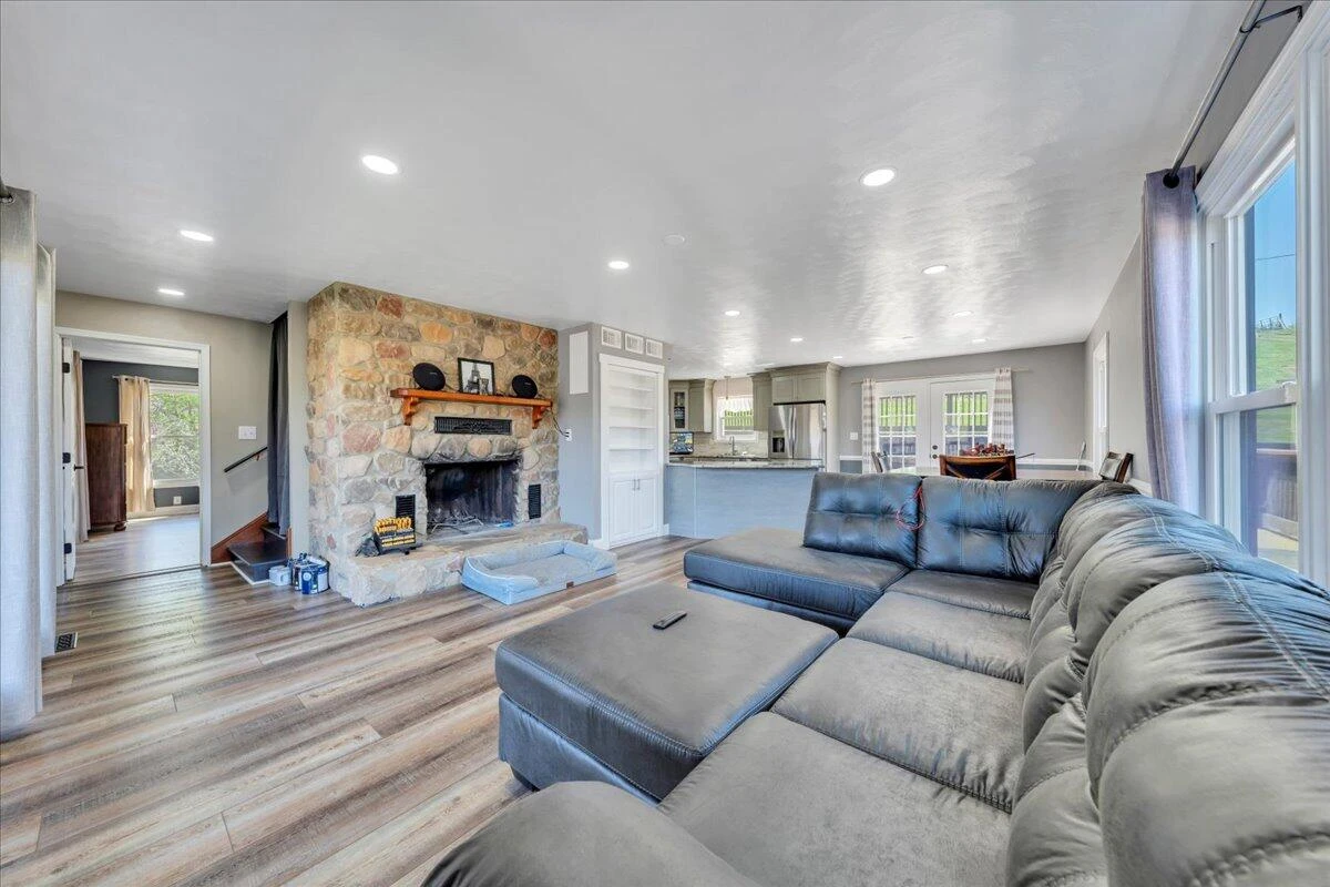 5396 Goodview RD - Photo 6