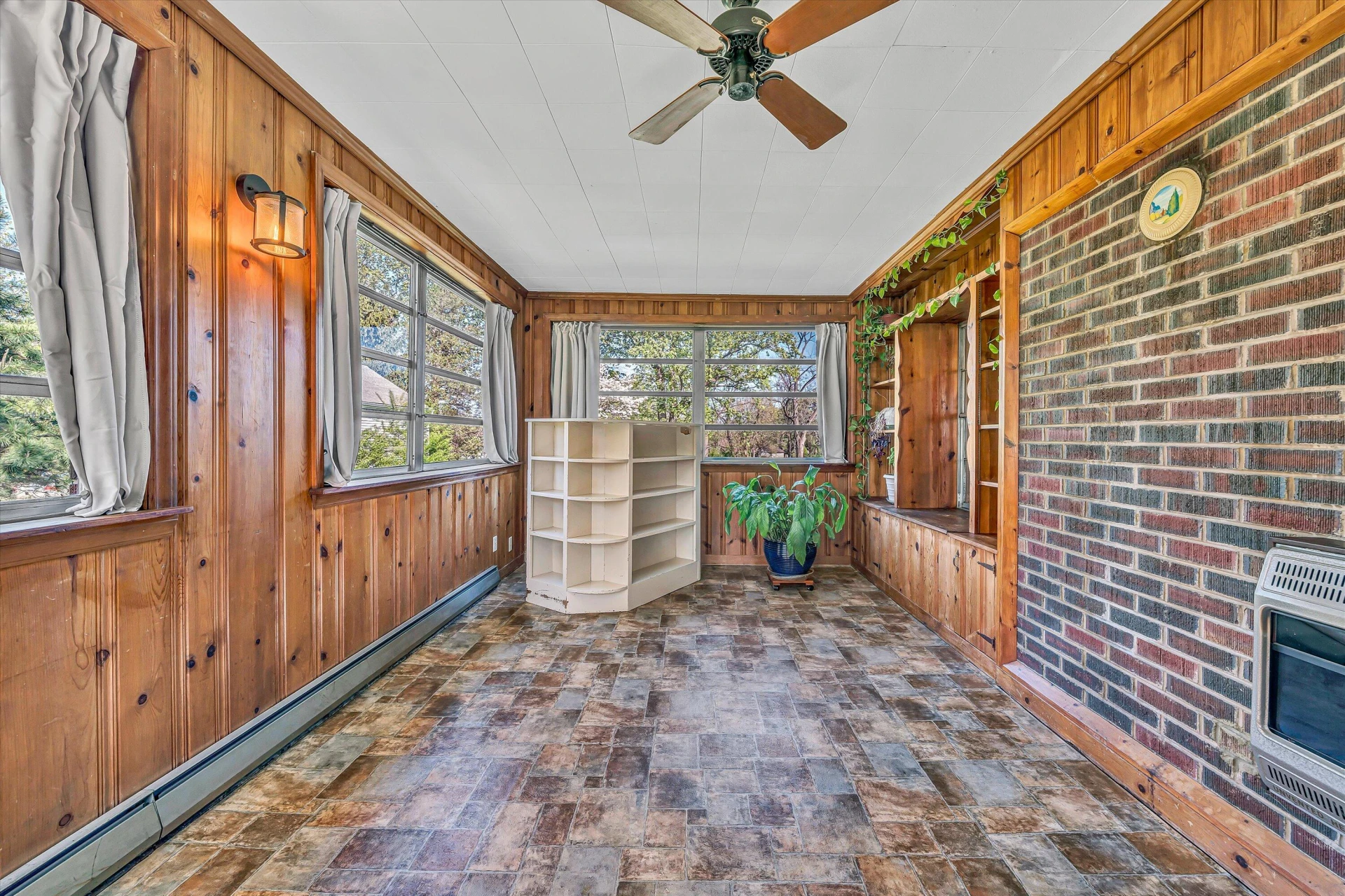 1112 Highland RD - Photo 10