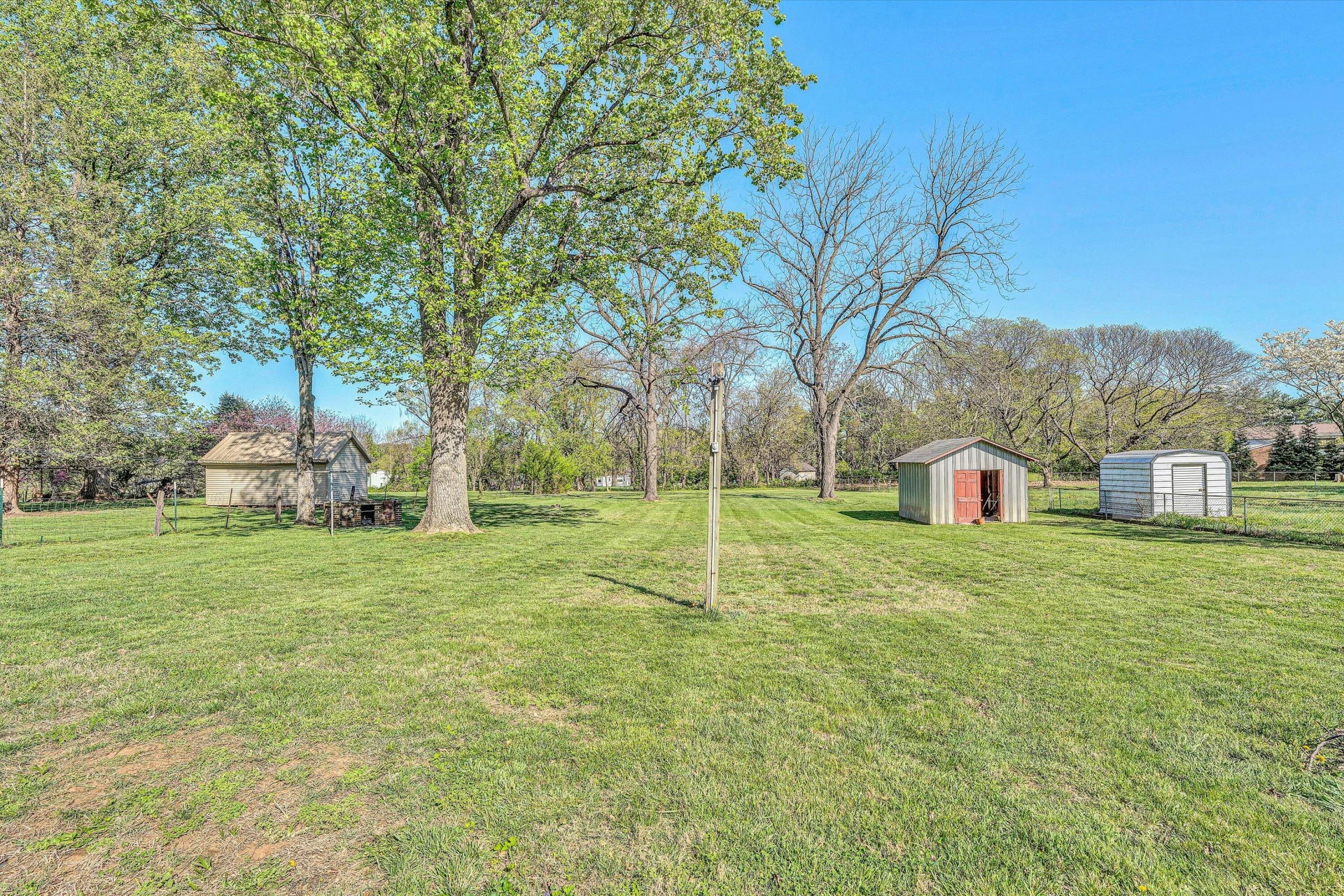 1112 Highland RD - Photo 32