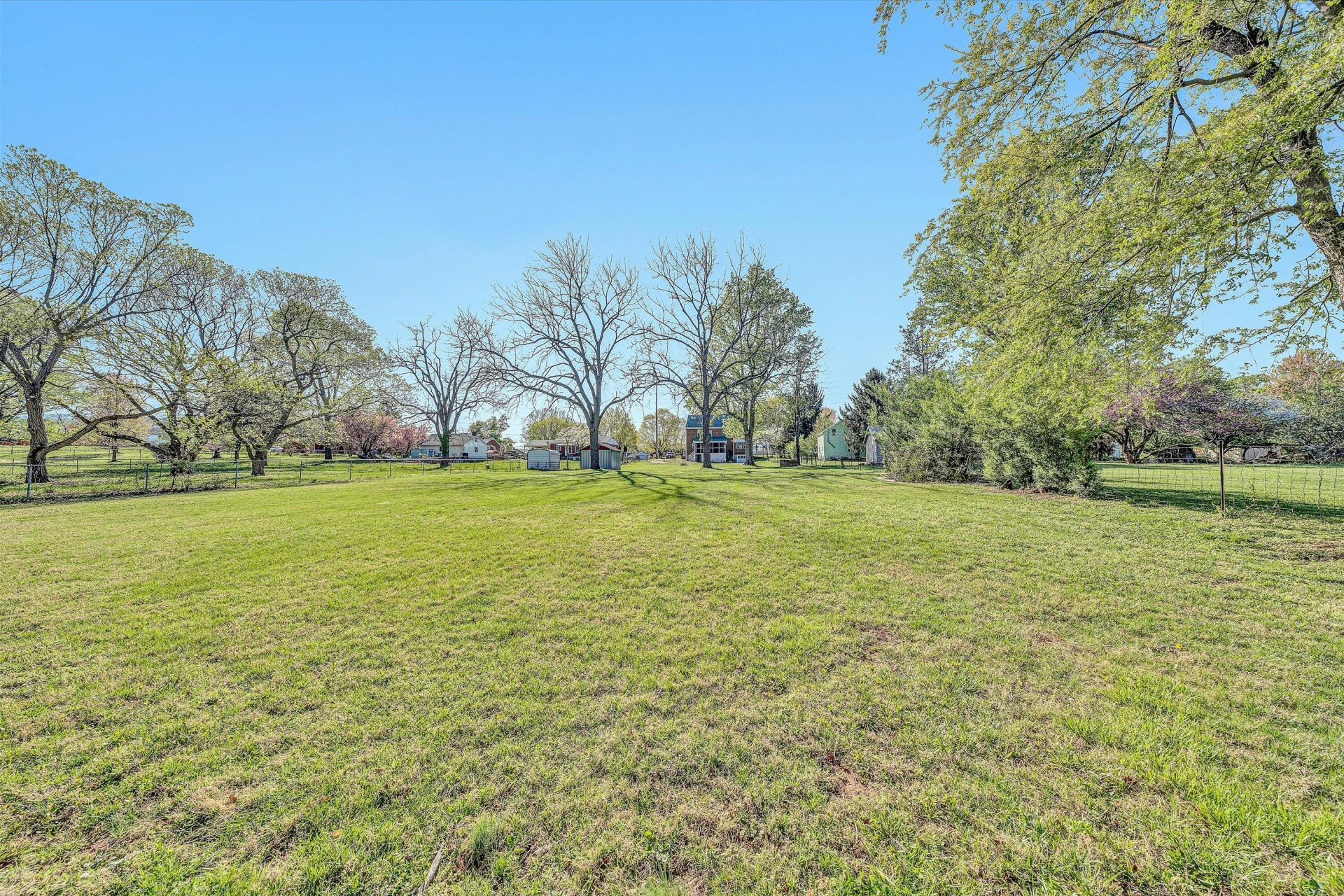 1112 Highland RD - Photo 33