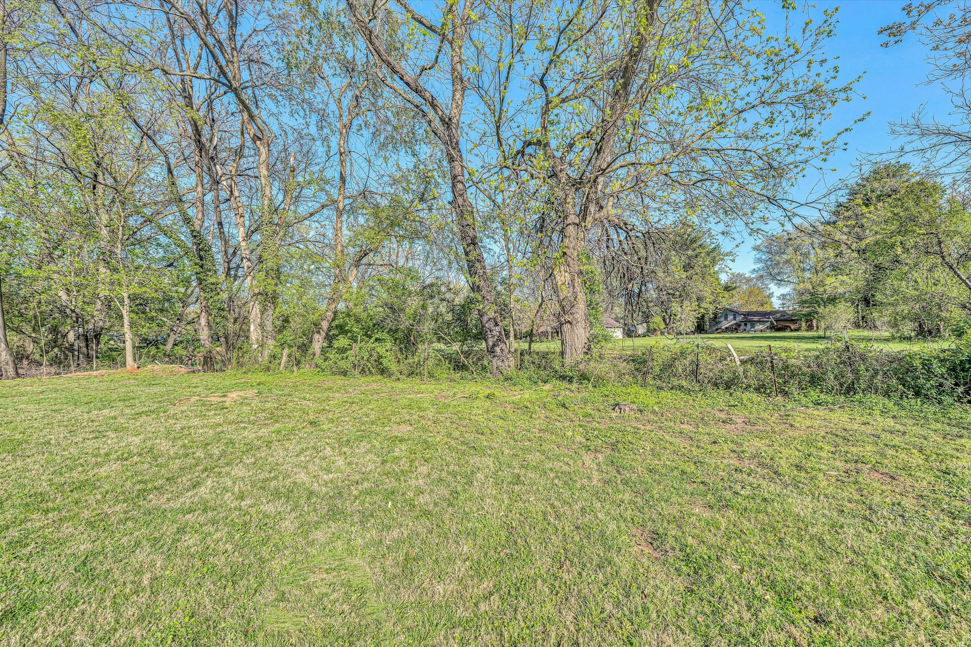 1112 Highland RD - Photo 35