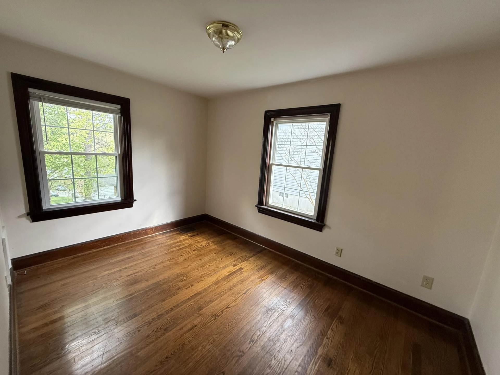 3426 GARDEN CITY BLVD - Photo 4