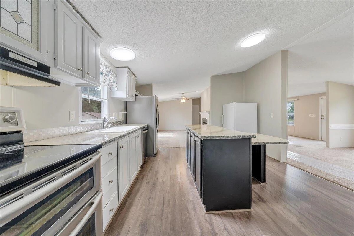 247 High Point RD - Photo 14
