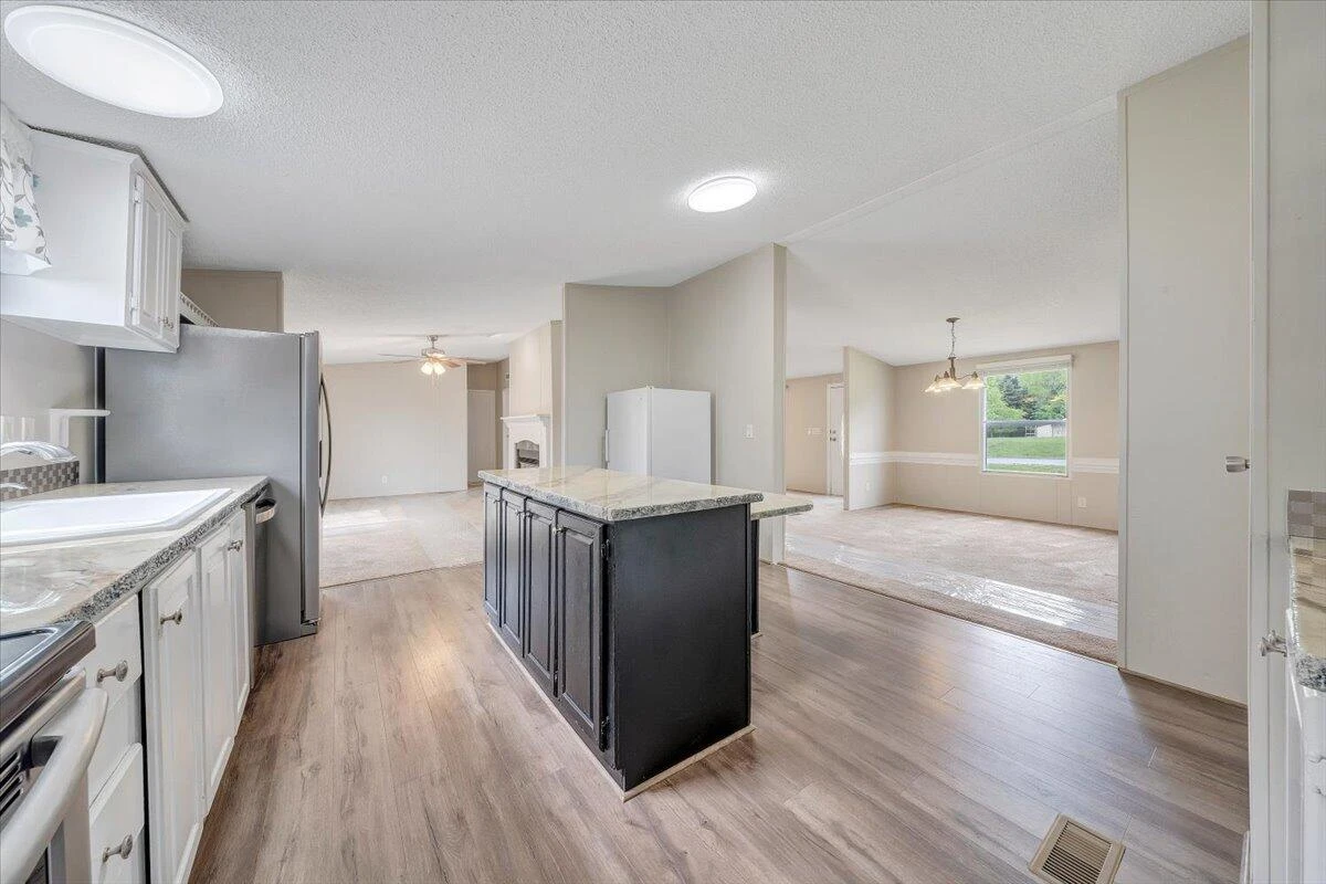 247 High Point RD - Photo 15